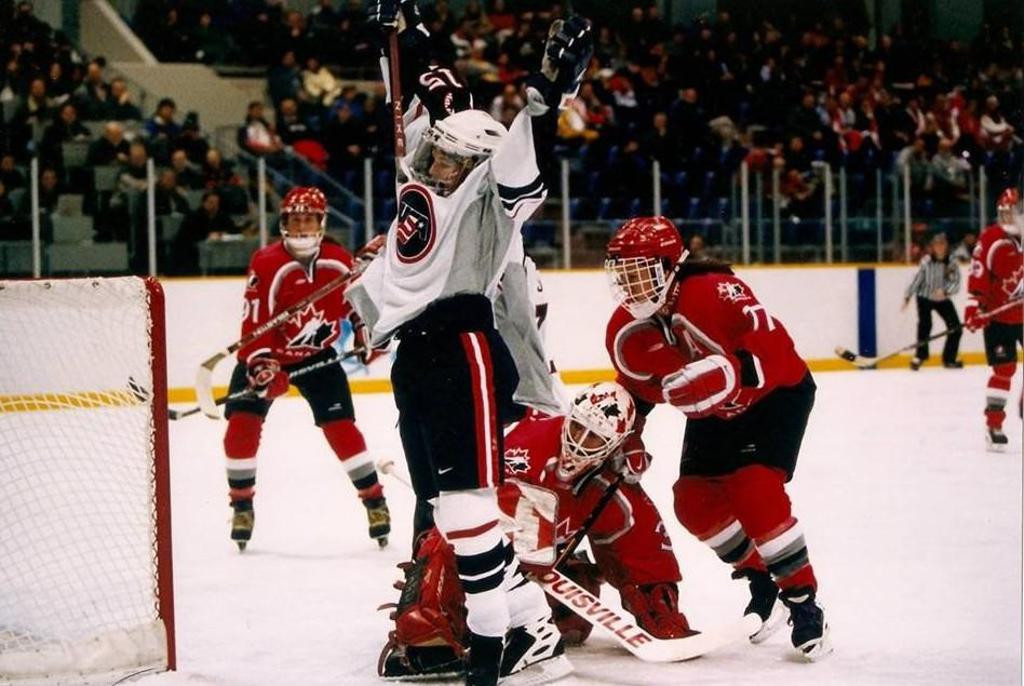 Shelley Looney scored the game-winning goal against Canada in the women's ice hockey final at the 1998 Winter Olympic Games in Nagano ©USA Hockey