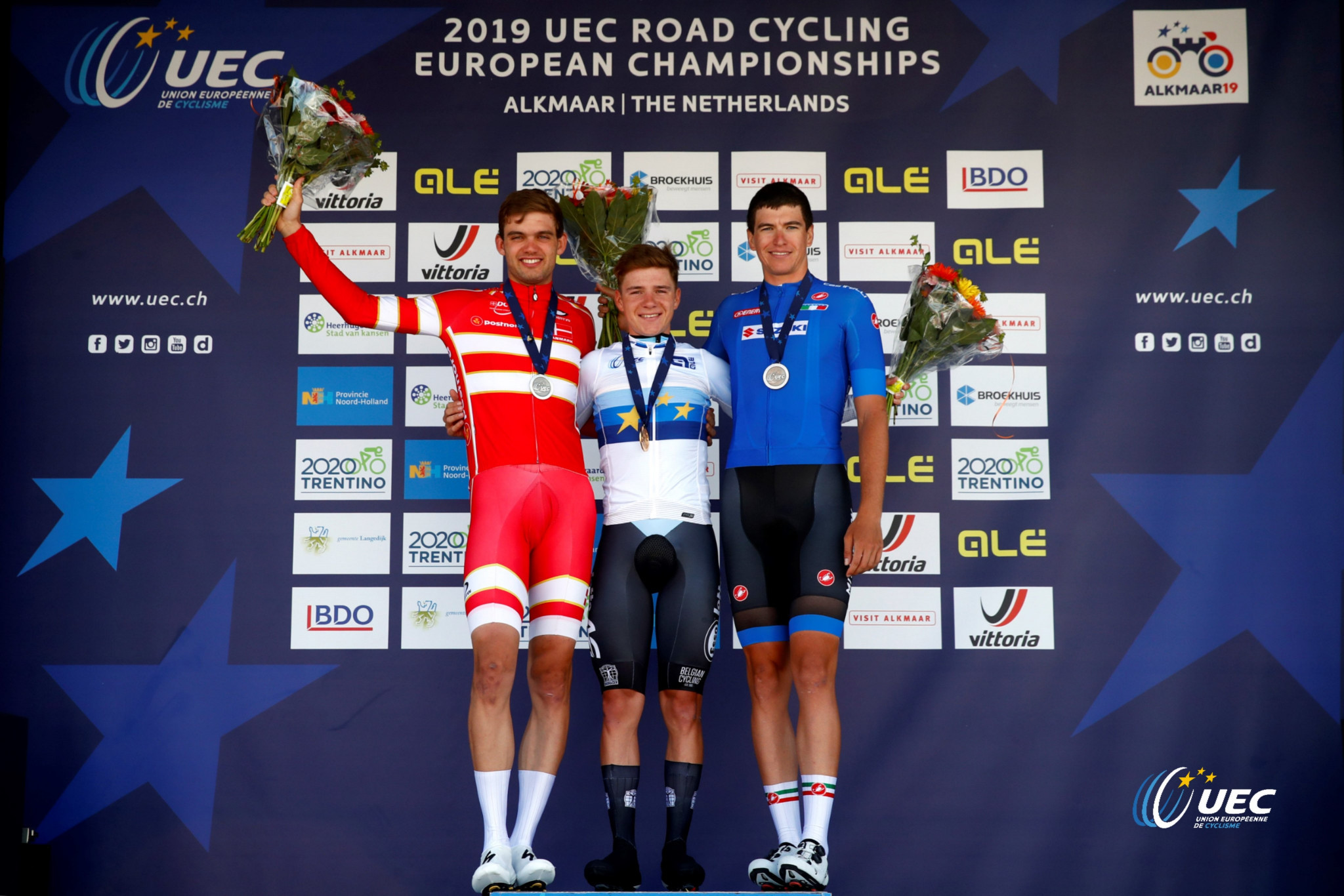 Remco Evenepoel paid tribute to fellow Belgian cyclist Bjorg Lambrecht after claiming elite men's time trial victory at the European Cycling Union Road Championships ©Twitter/UEC Cycling
