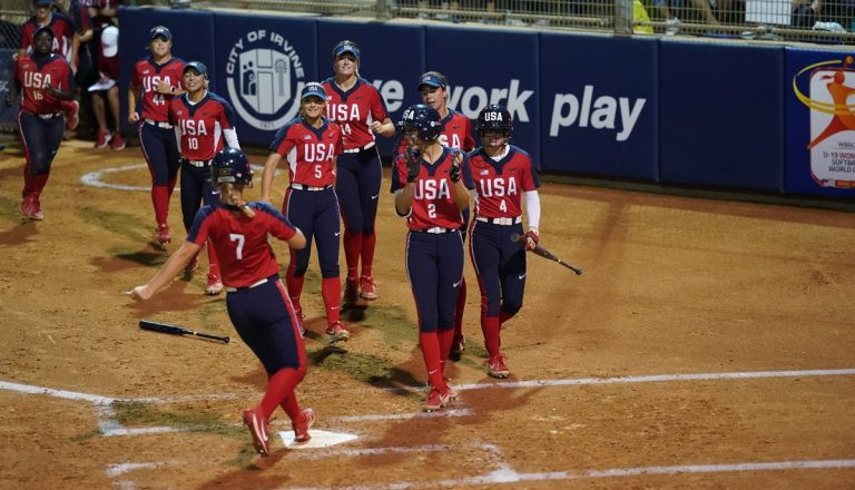 The United States are one of two teams that remain undefeated after day one of the super round at the Under-19 Women's Softball World Cup ©WBSC