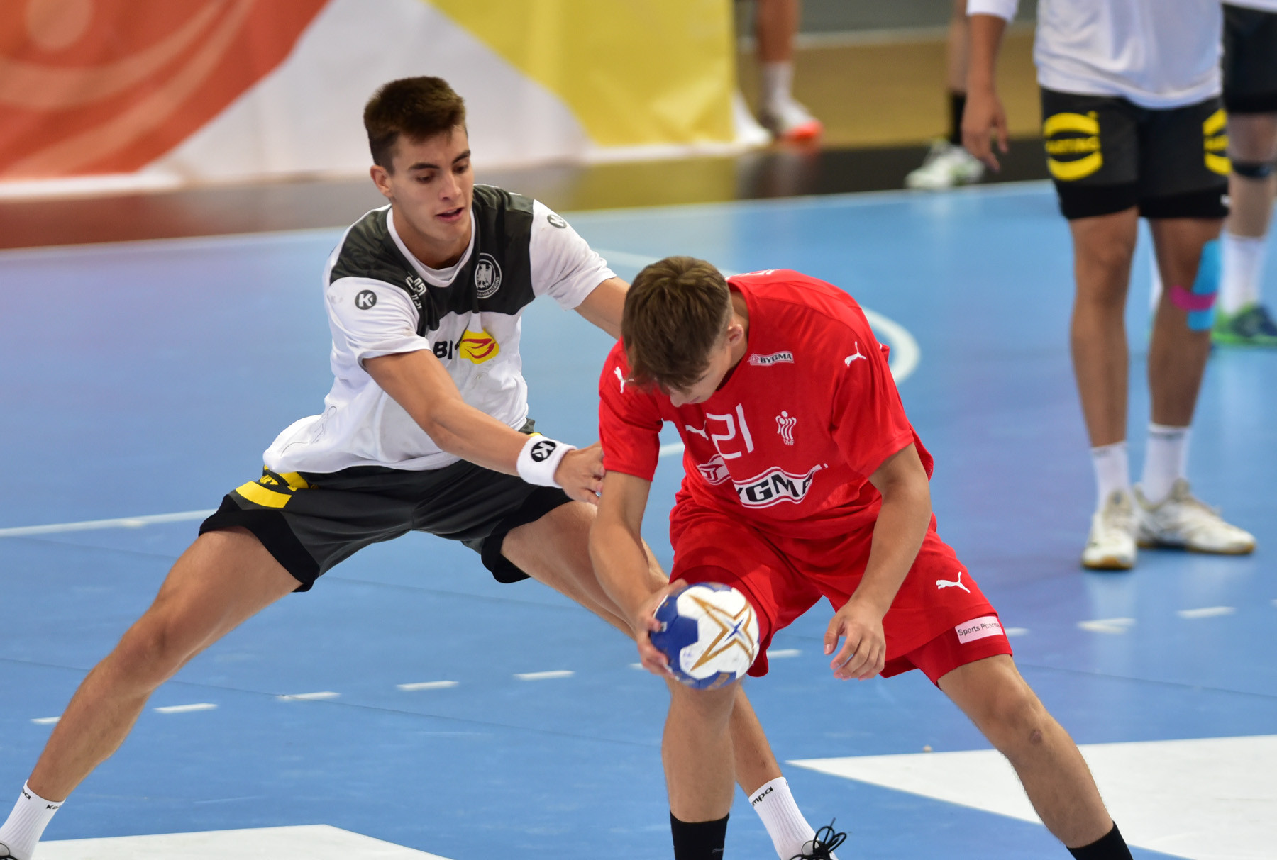 Germany proved too strong for Denmark in their last four clash ©IHF
