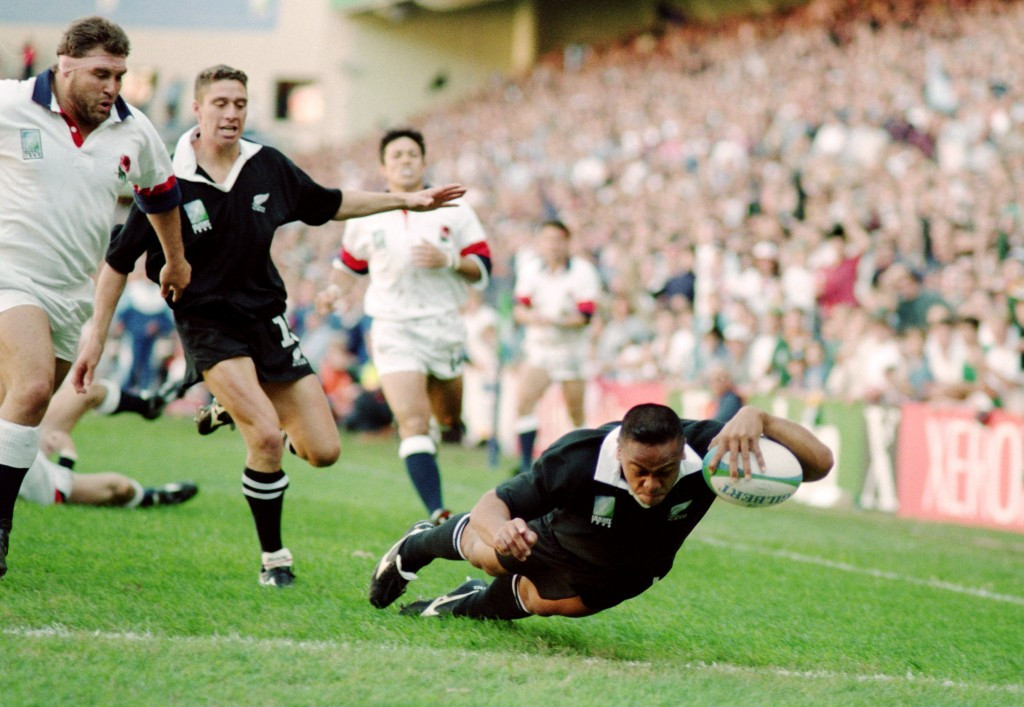 The opening flourish - Jonah Lomu touches down for his first of four tries in the 1995 Rugby World Cup semi-final against England having reduced the defence to flotsam in his wake ©Getty Images