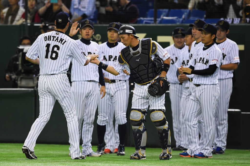 Starting pitcher Shohei Otani celebrates with team-mates during a virtually flawless personal performance, despite the eventual result ©Getty Images