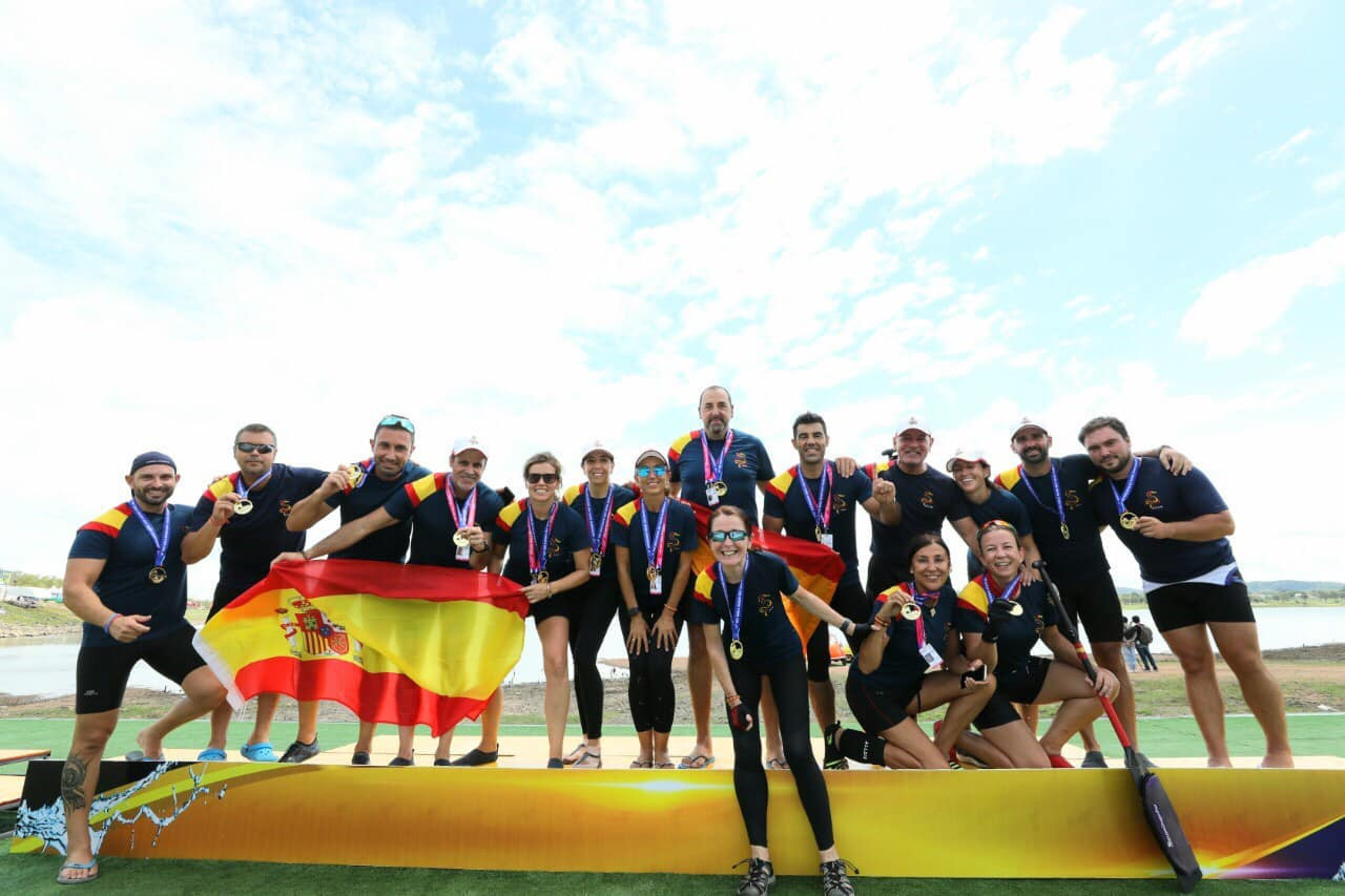 Spain's mixed team won gold in the small boat senior A final in Pattaya ©IDBF