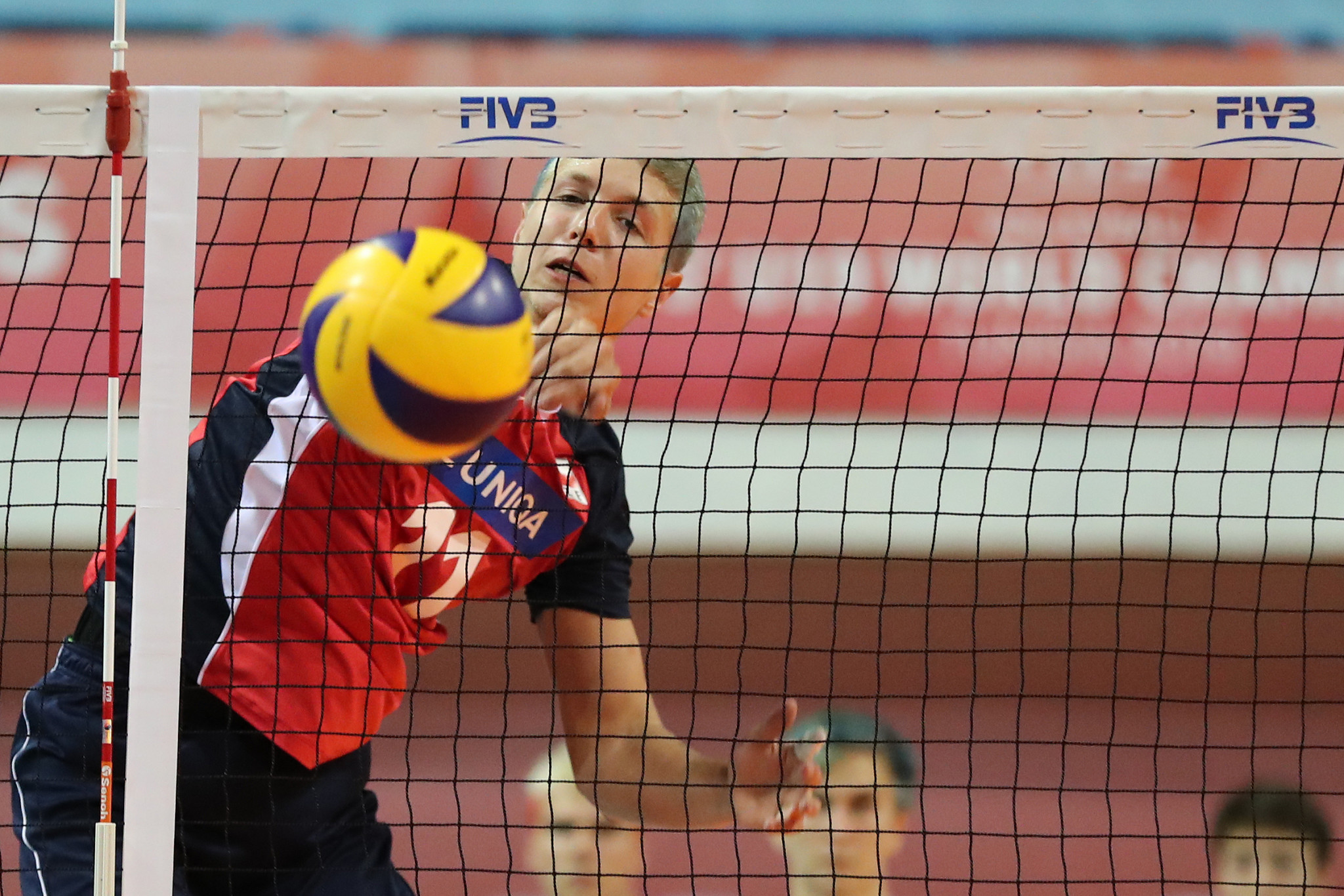 Five-set matches were a feature of day one  ©FIVB