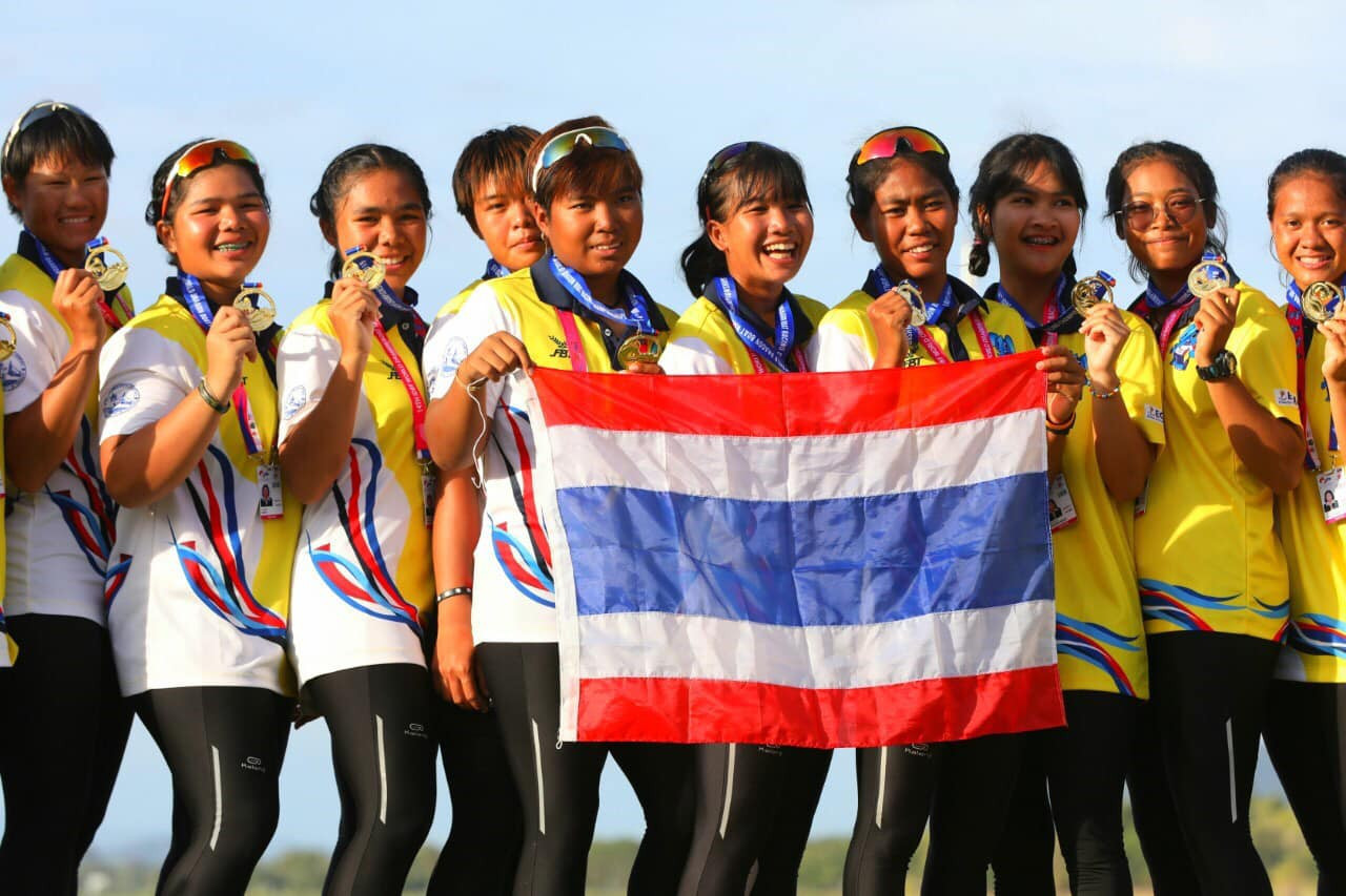 Thailand won world gold in the premier 1,000m women's class ©IDBF