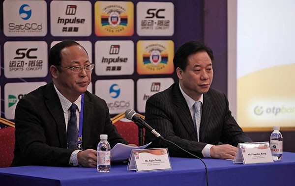 Chinese Judo Association vice-president Fengshan Xiong (right) claims holding the IJF Grand Prix event will increase the popularity of the sport in the nation 