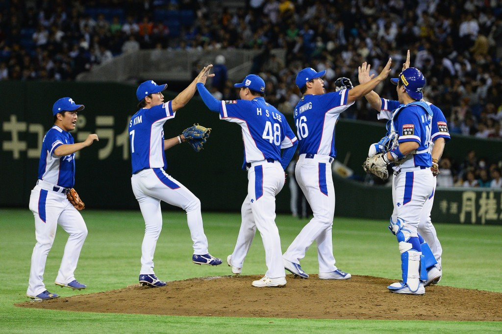 South Korea celebrate a remarkable comeback victory over Japan in the semi-finals of the WBSC Premier12 ©Getty Images