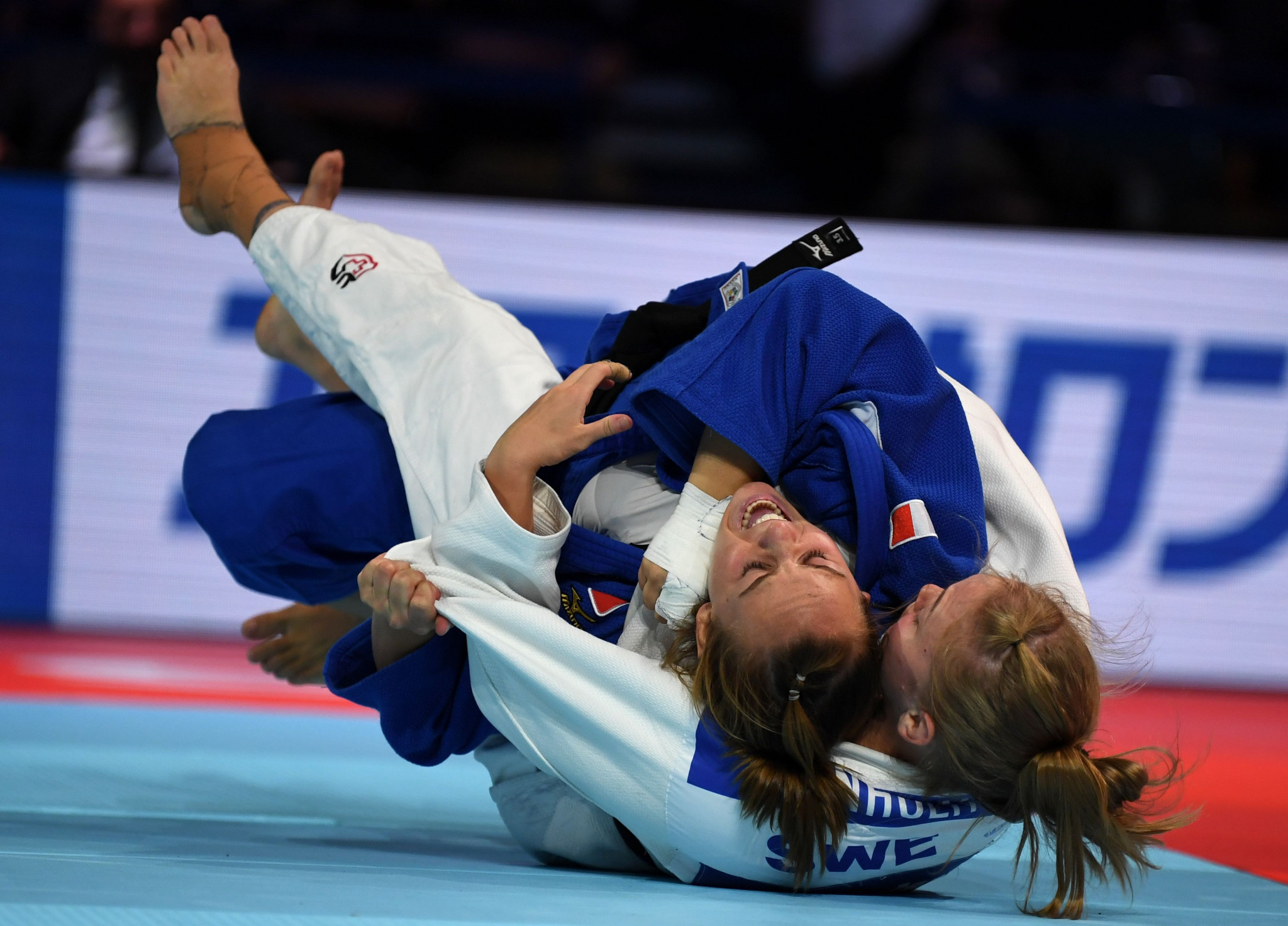 Margaux Pinot of France fights for the bronze medal against Anna Bernholm of Sweden ©Getty Images