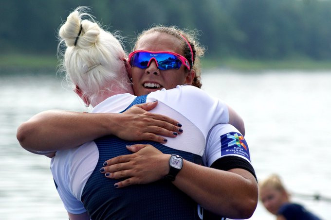 Jaclyn Smith and Molly Moore of the United States defended their crown in style ©World Rowing