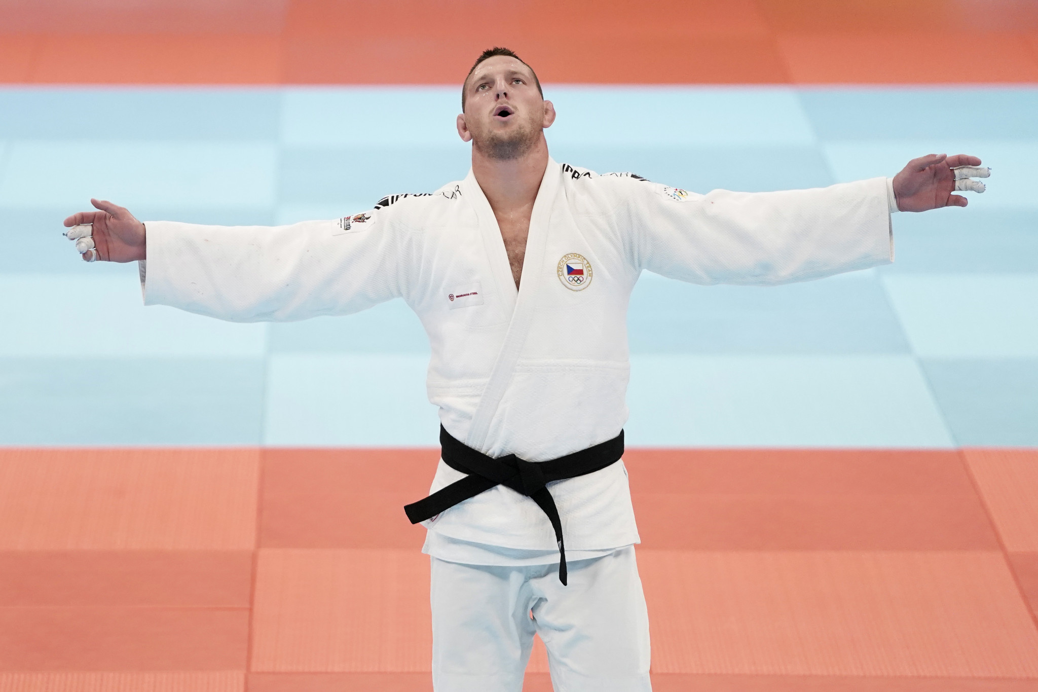 Krpálek becomes two-weight IJF world champion as Sone wins home gold
