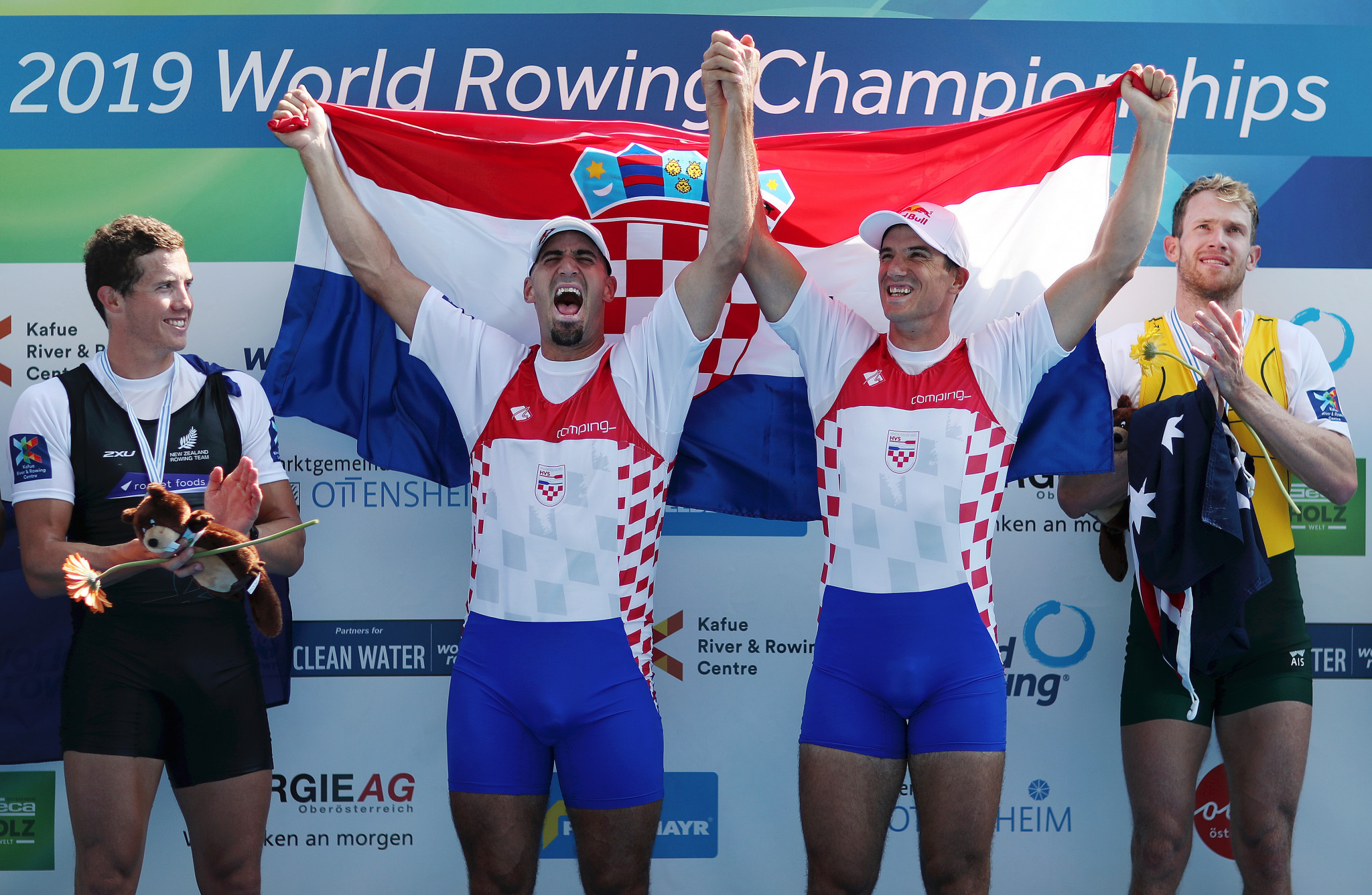 Valent and Martin Sinković retained their men's pair title ©Getty Images
