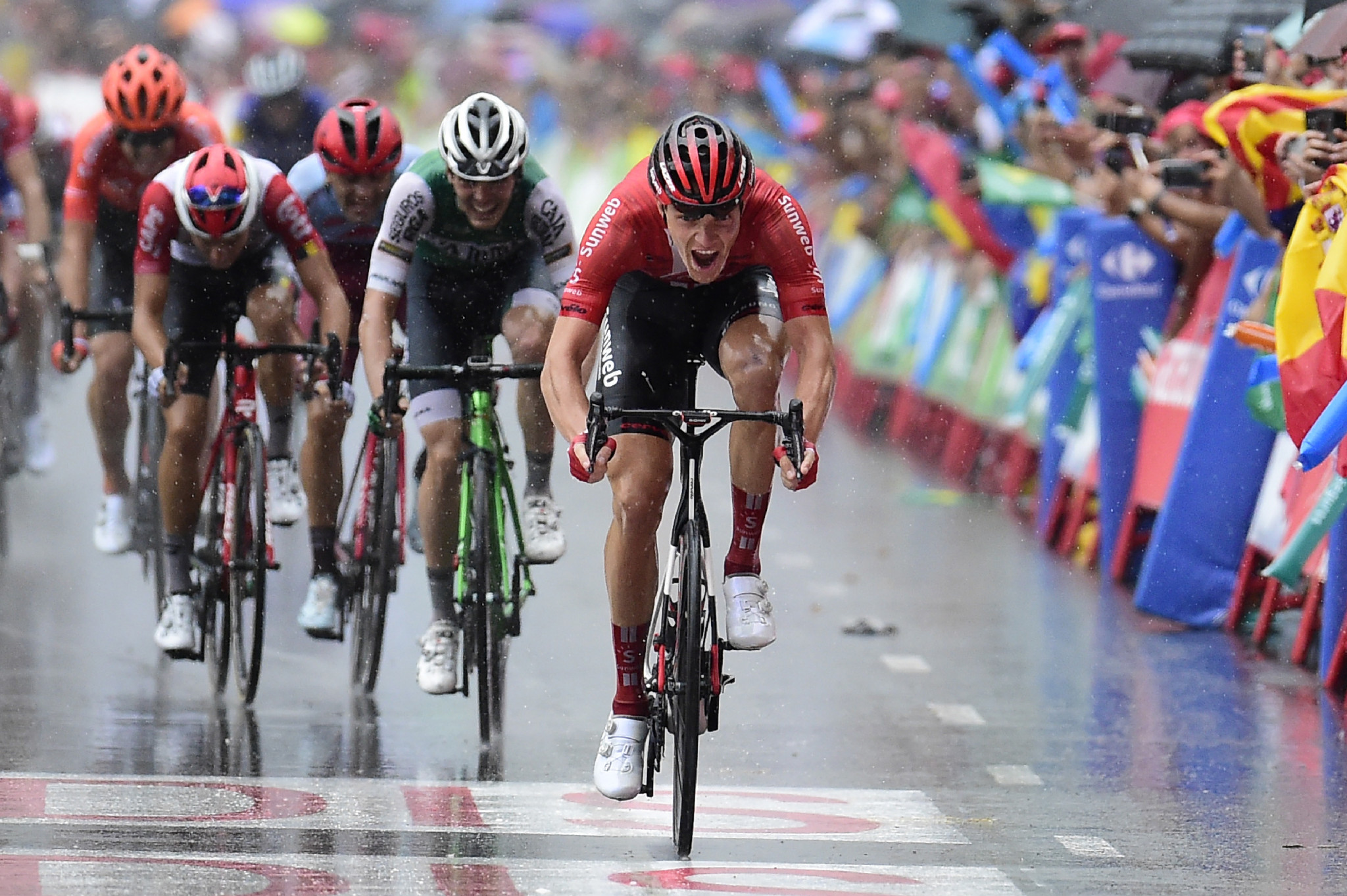 Edet takes red jersey after Arndt triumphs on stage eight of Vuelta a España
