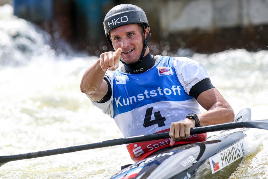 Vít Přindiš rolled back the years today in the men's K1 final ©Balint Vekassy/ICF