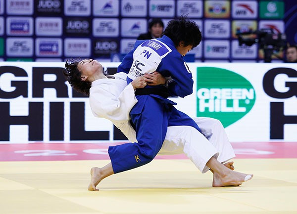 Japan’s Funa Tonaki claimed a shock win over Urantsetseg Munkhbat of Mongolia ©IJF