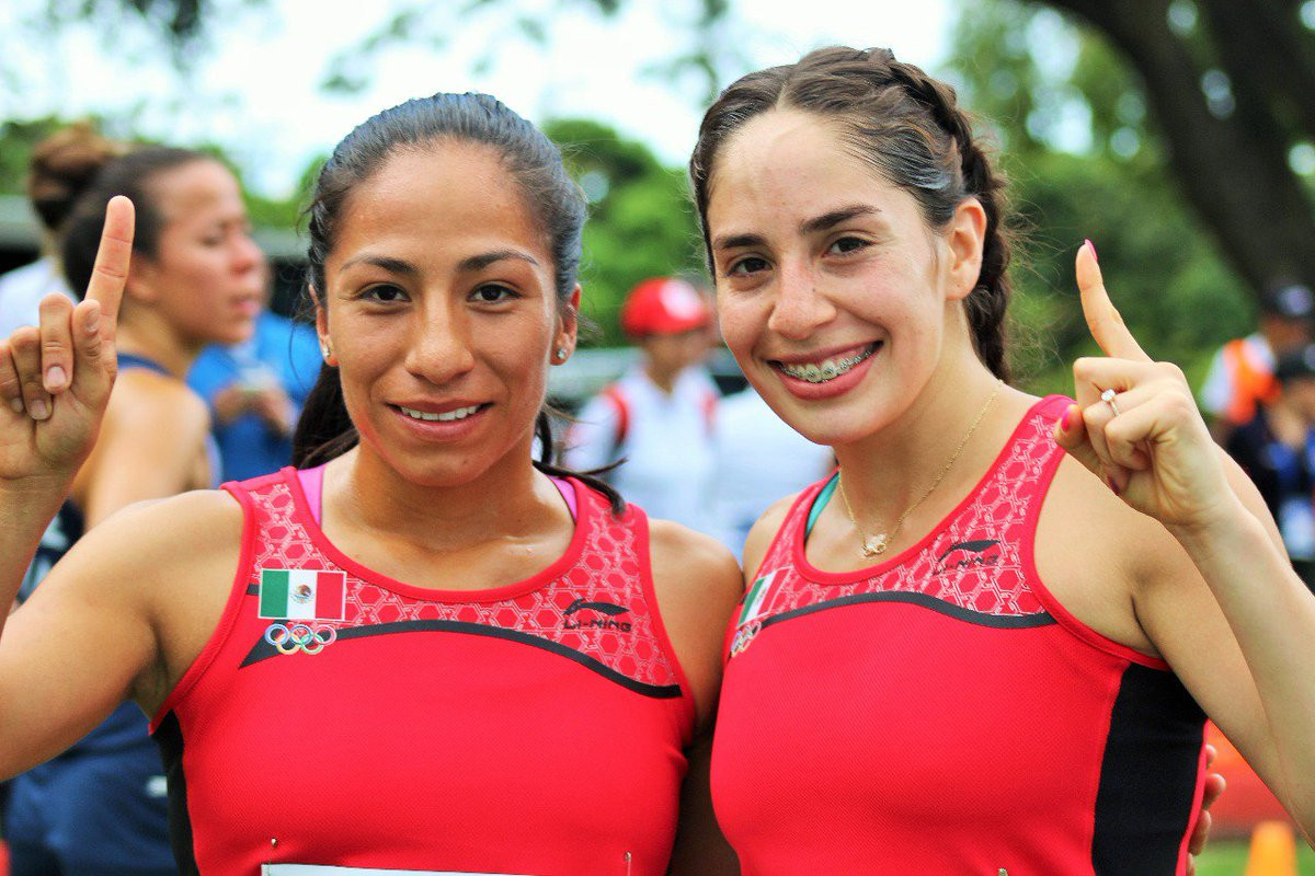 Mexico's Mayan Oliver and Mariana Arceo earned gold in the women's relay at the Pentathlon World Championship ©Twitter