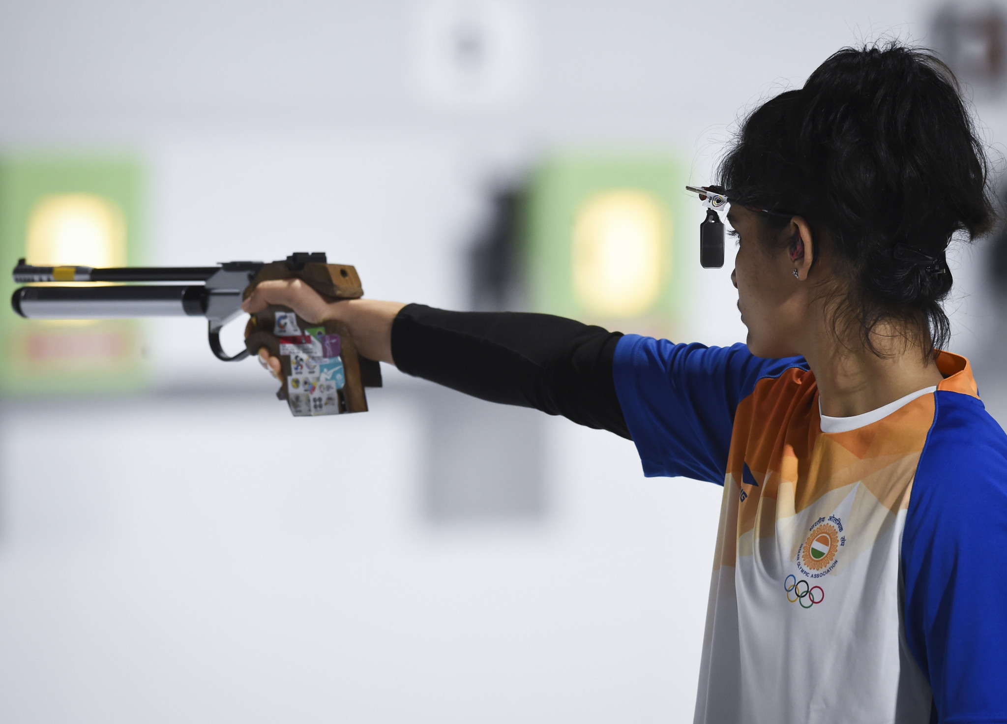 Teenager Manu Bhaker won the mixed team air pistol competition with Saurabh Chaudhary ©Getty Images