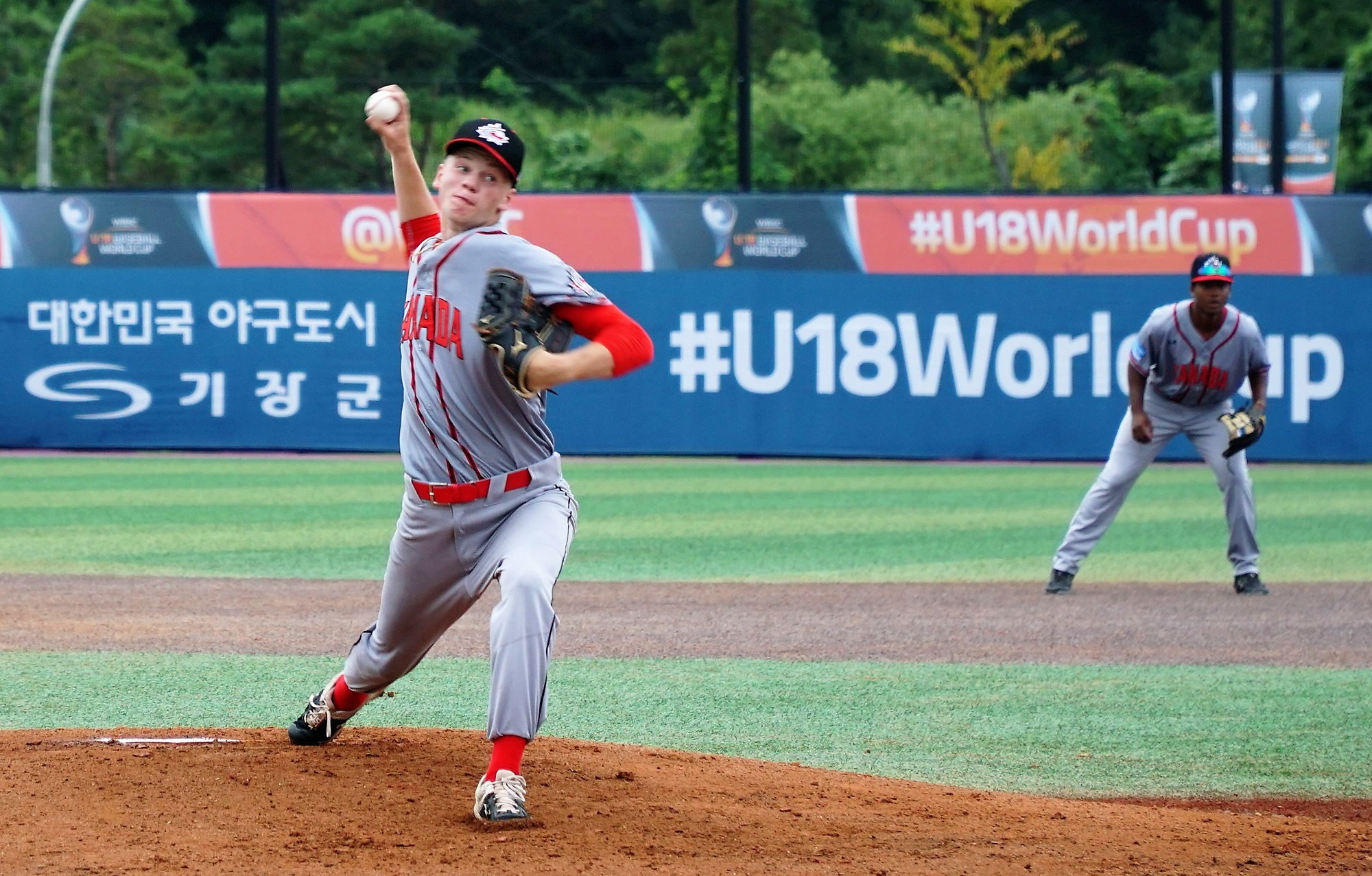 Canada moved to the brink of super round qualification ©WBSC