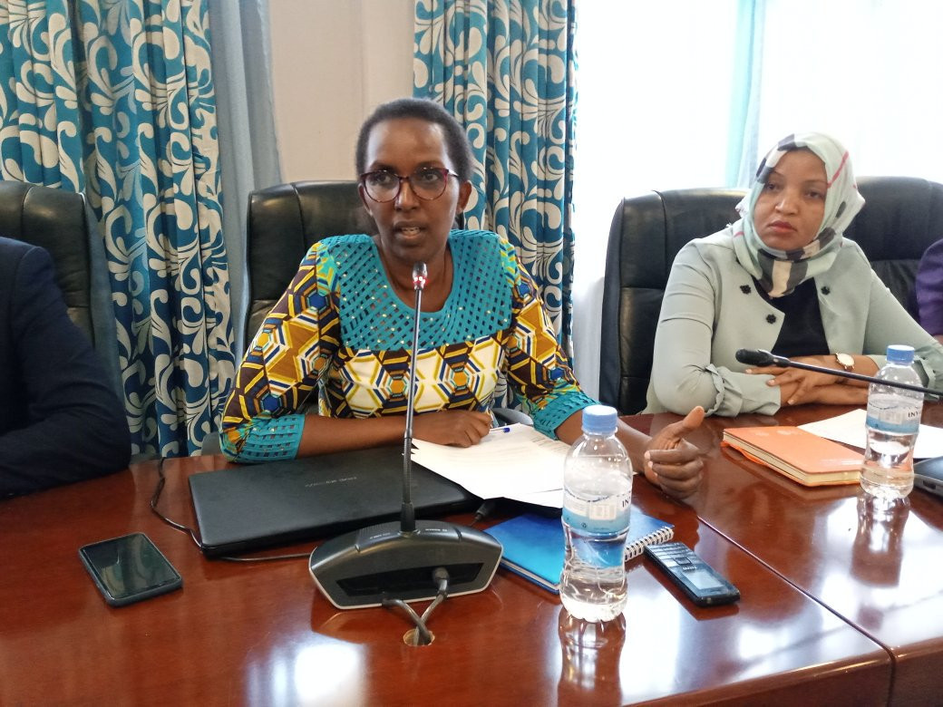 Chairperson of the Gender Standing Committee in the Rwanda Parliament Emma Rubagumya hosted a meeting involving CGF delegates and the Forum of Women Parliamentarians ©Rwanda CGA