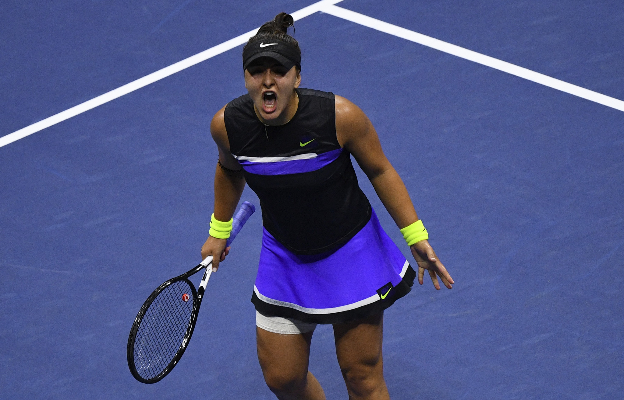 Canada's Bianca Andreescu continued her fine run to make the last four ©Getty Images