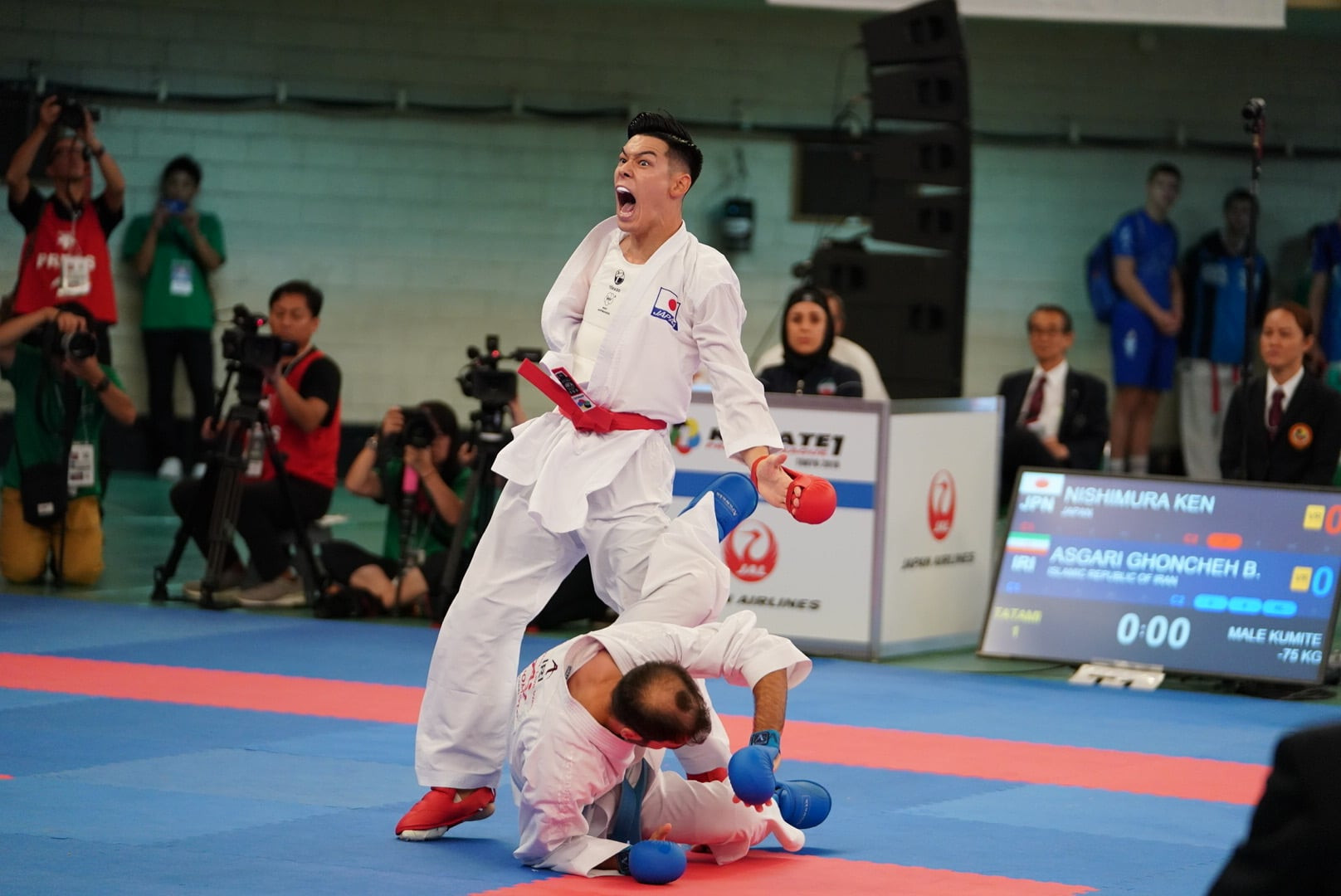 Ken Nishimura of Japan qualified for the men's kumite 75kg final by defeating Iranian Bahman Ghoncheh Asgari by 