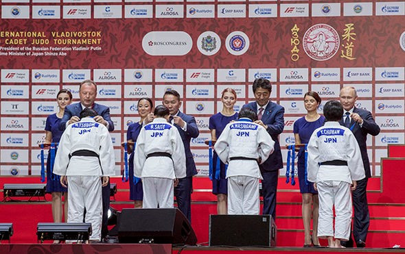 World leaders presented medals at the Annual International Vladivostok Jigoro Kano Cadet Judo Tournament ©IJF