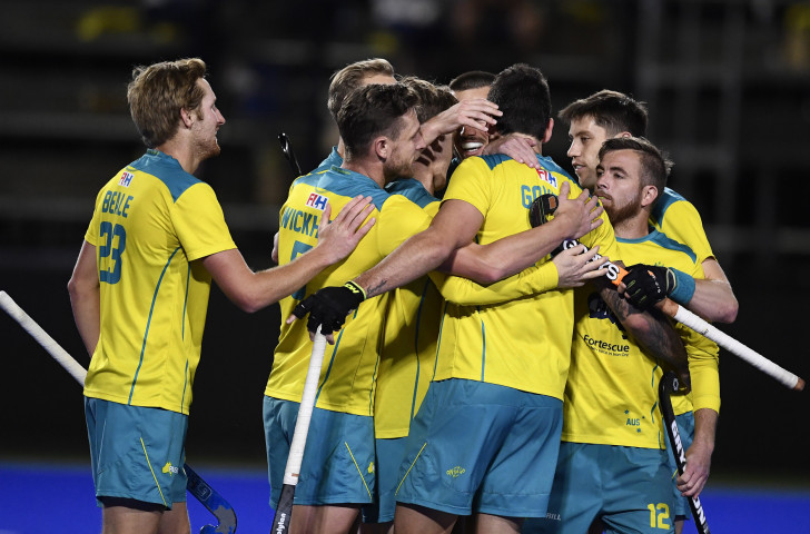 Australia's men congratulate scorer Blake Govers during their 3-0 win over New Zealand ©Getty Images