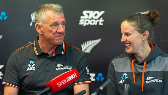 Bob Carter will lead the New Zealand women's cricket team into the ICC T20 World Cup in February ©New Zealand Cricket