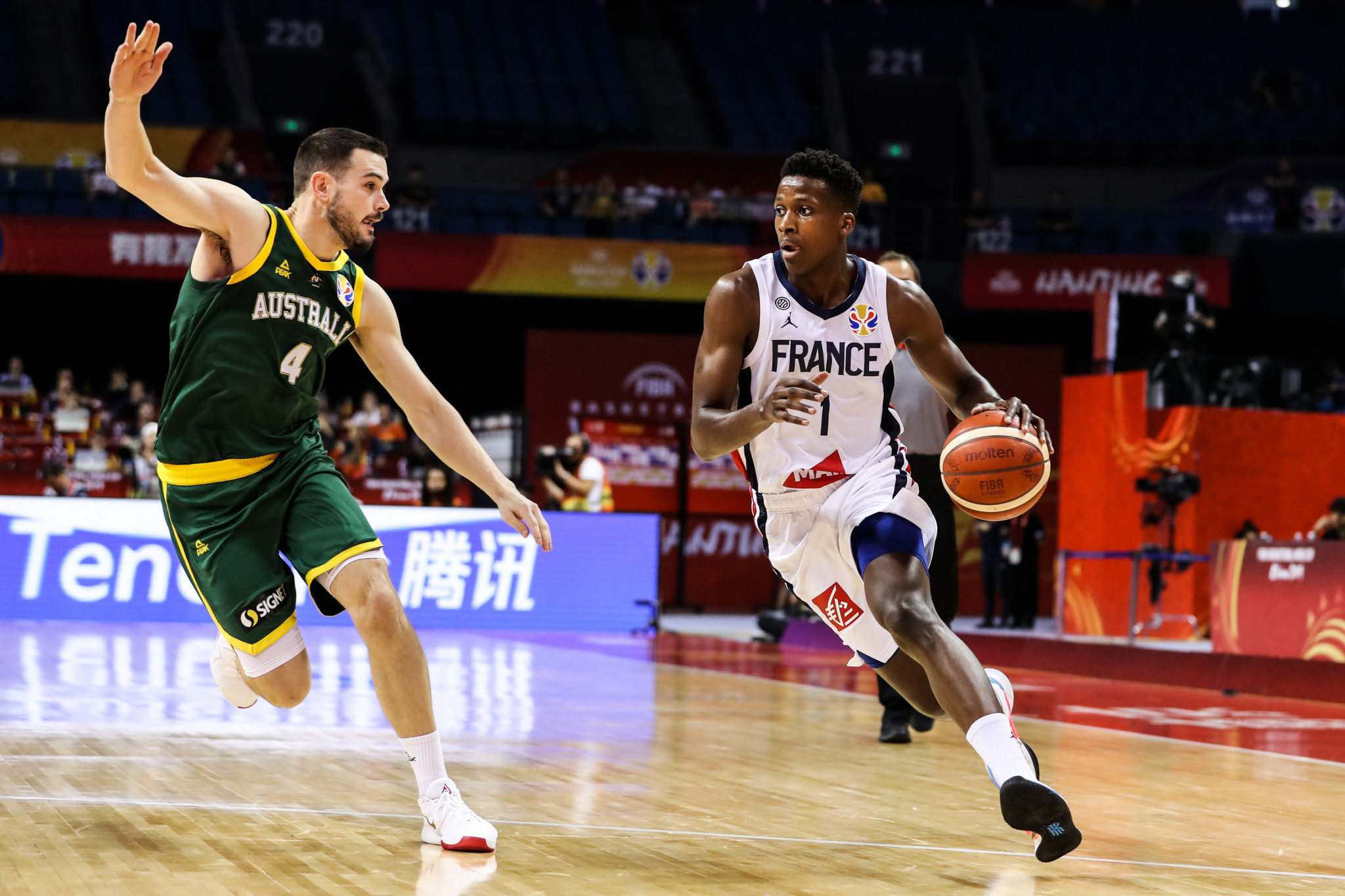 Australia secured top spot in Group L with a 100-98 win over France at the FIBA World Cup ©Getty Images