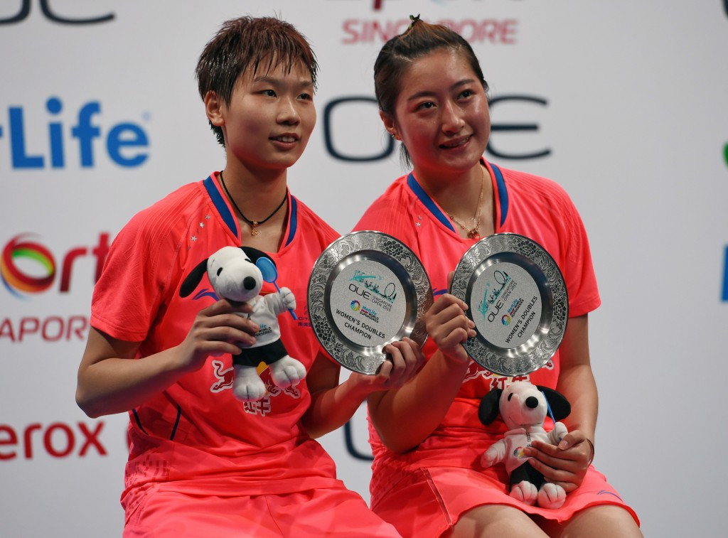 Yu Xiaohan (right) pictured after winning the Singapore Open title in April ©Getty Images