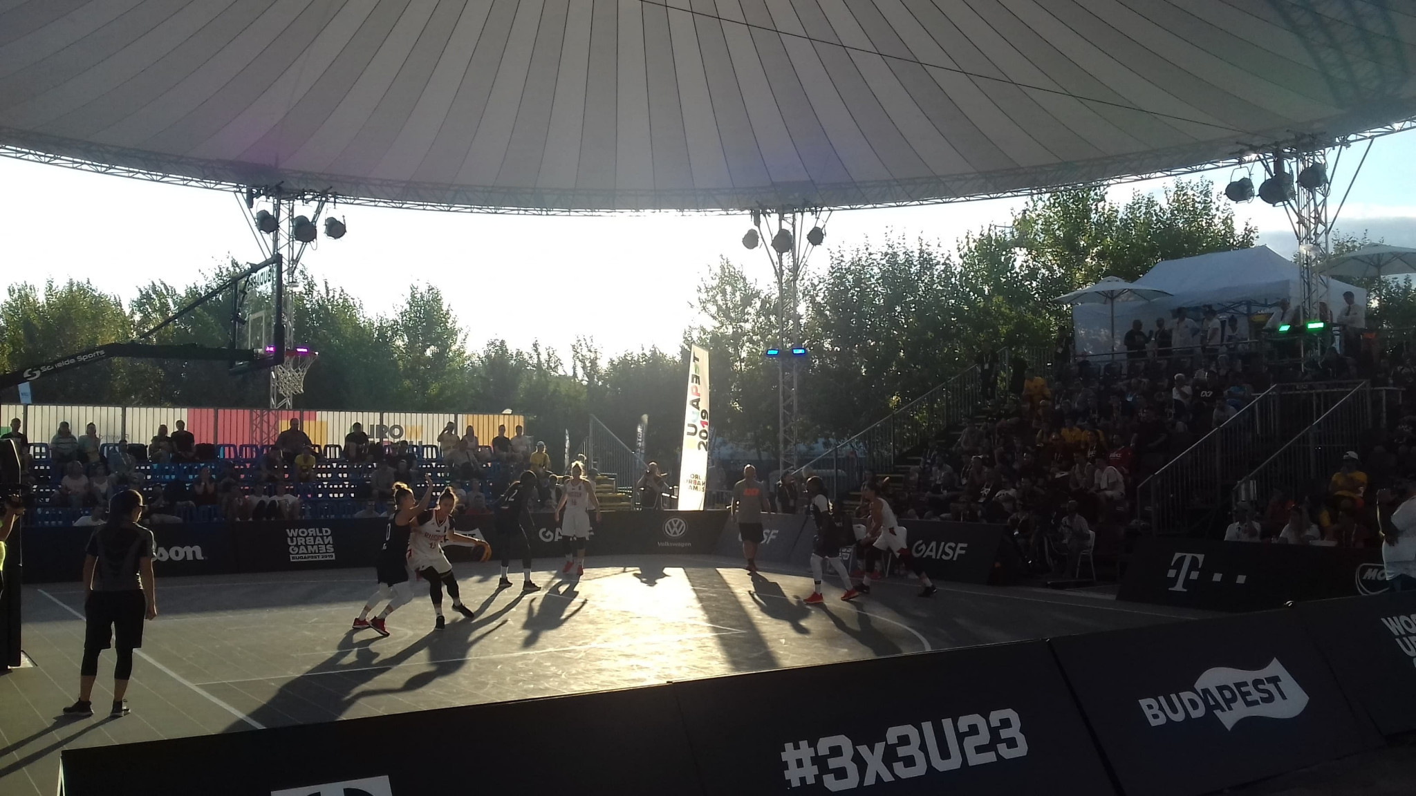 The first pool matches took place in the 3x3 basketball competitions ©ITG