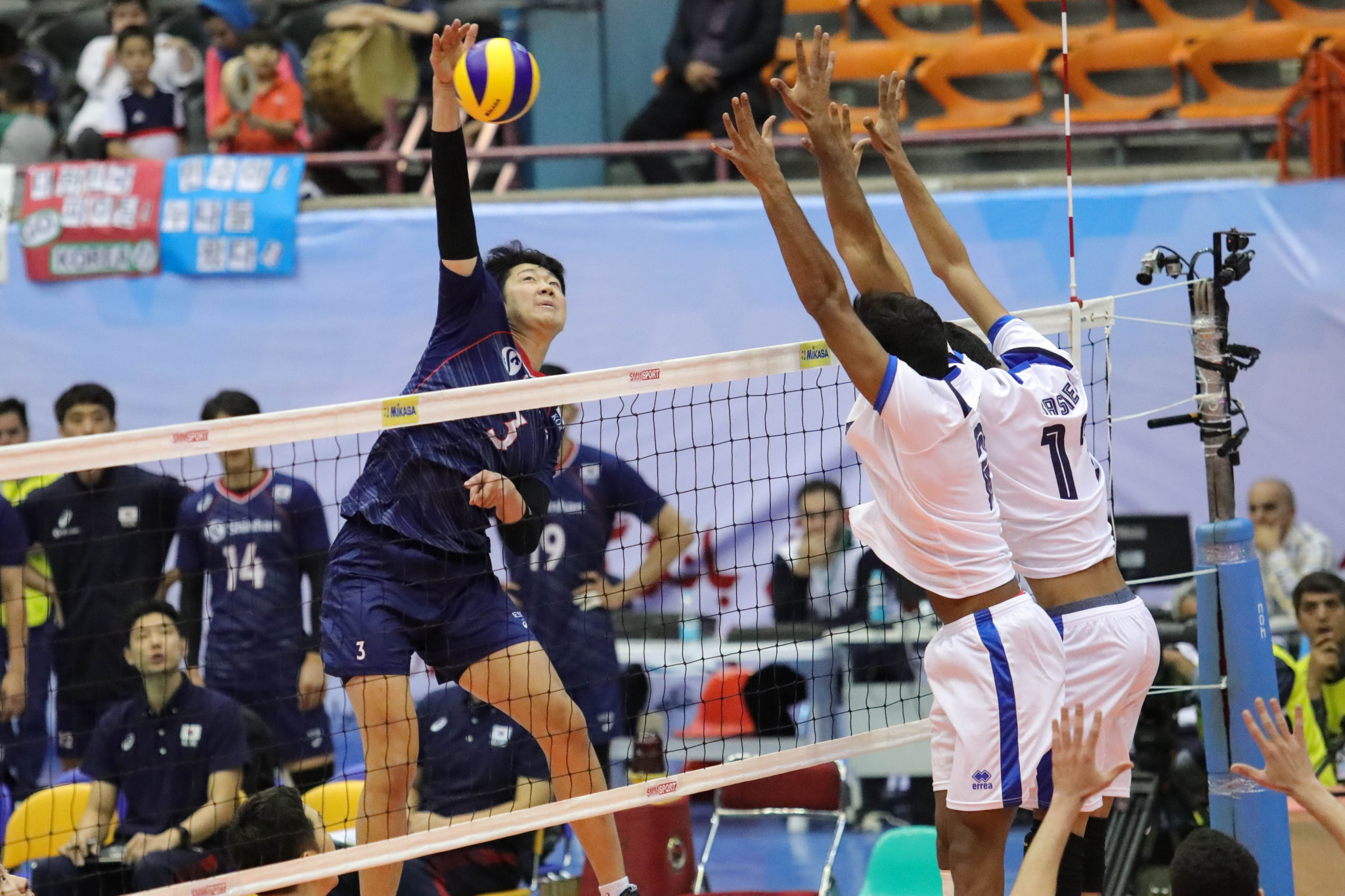 South Korea have also reached the second group stage at the Asian Men's Volleyball Championship in Iran with three wins out of three ©AVC 