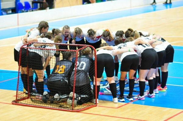 Russia and Austria earn final places at Women's Under-19 World Floorball Championships