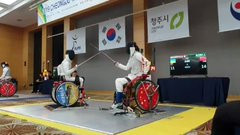 Britain's Gilliver earns golden birthday present as China dominate day one of Wheelchair Fencing World Championships
