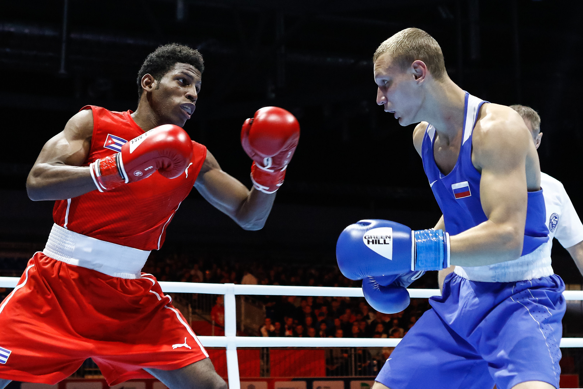 Ilia Popov was unable to replicate the feat of his compatriot Bakshi, losing unanimously to Cuba's Andy Cruz in the light welterweight division ©Yekateriburg 2019