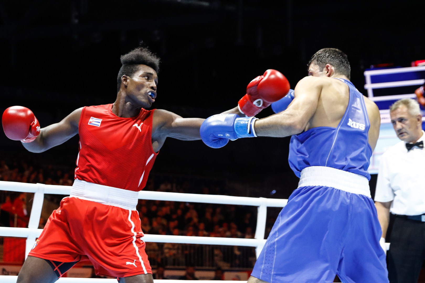 Cuba's Julio La Cruz continued his campaign for a fifth light heavyweight world title against Russia's Georgii Kushitashvili, the division's eighth seed ©Yekaterinburg 2019