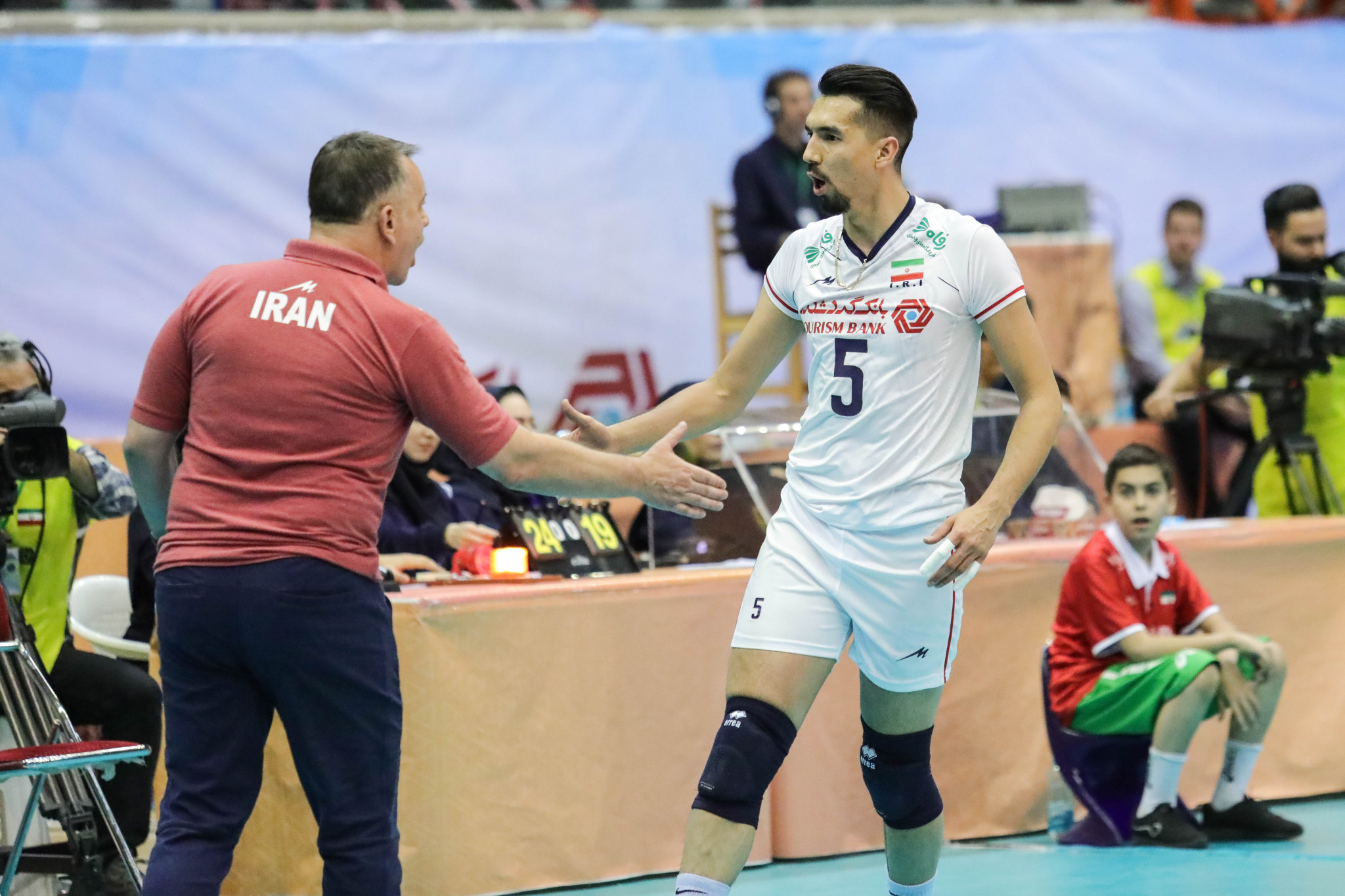 Hosts Iran are through to the Asian Men's Volleyball Championship final ©AVC