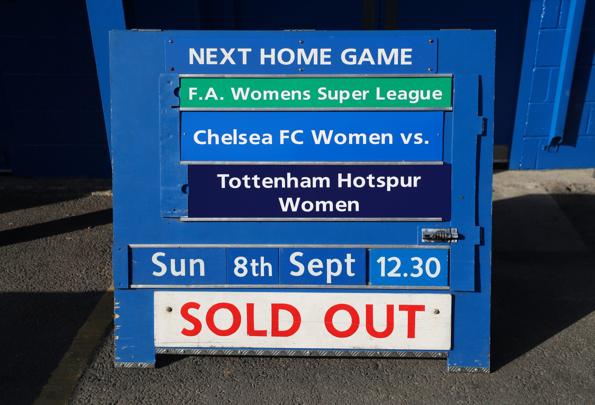 The FA Women's Super League match between Chelsea and Tottenham Hotspur, which offered free tickets, was supposedly sold out ©Getty Images