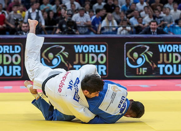 Khikmatillokh Turaev also delighted the home crowd by winning the men's under-73kg gold ©IJF