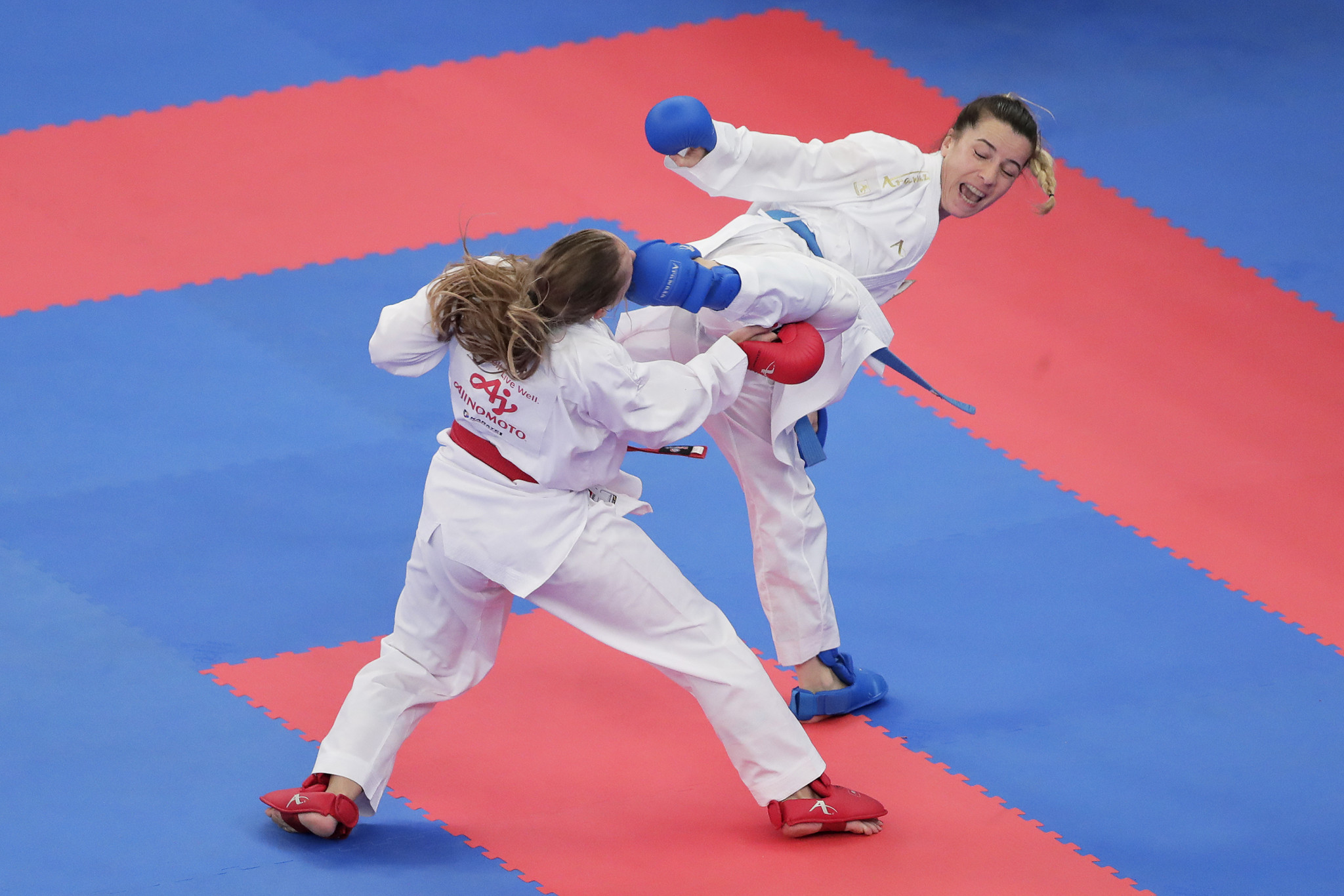Özçelik continues strong form at WKF Karate 1-Series A in Santiago