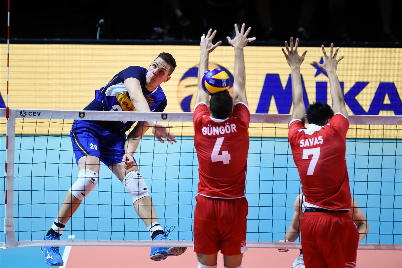 Italy clinch last quarter-final place at Men's European Volleyball ...