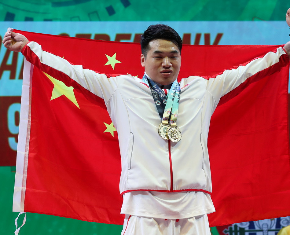 China's Tian Tao proved too strong in the men's 96 kilograms event at the IWF World Championships ©IWF