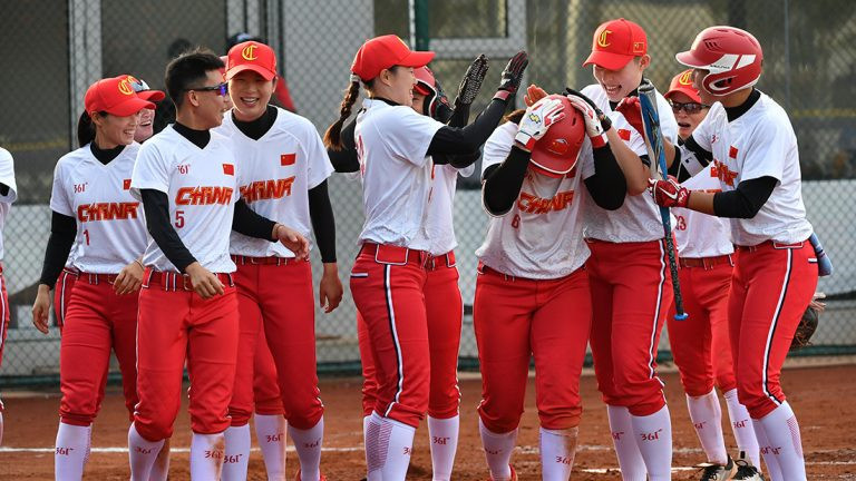 Lu Ying hit a grand slam as China battled back to beat Philippines ©WBSC