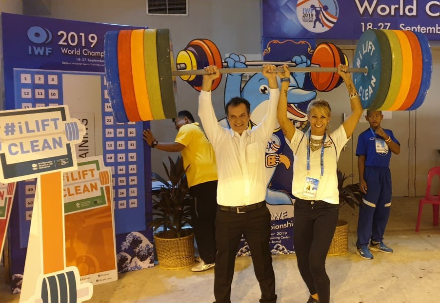 Stephan Fox, also vice-president of the Global Association of International Sports Federations, stopped off at the #iLiftClean information booth located on the outskirts of the venue being used for the IWF World Championships ©IWF