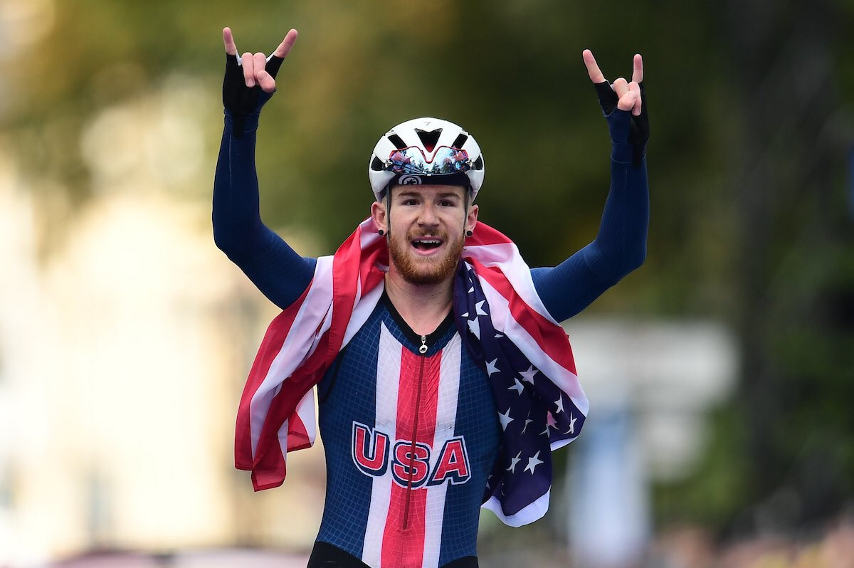 Simmons sprints home in junior men's road race at UCI Road World Championships