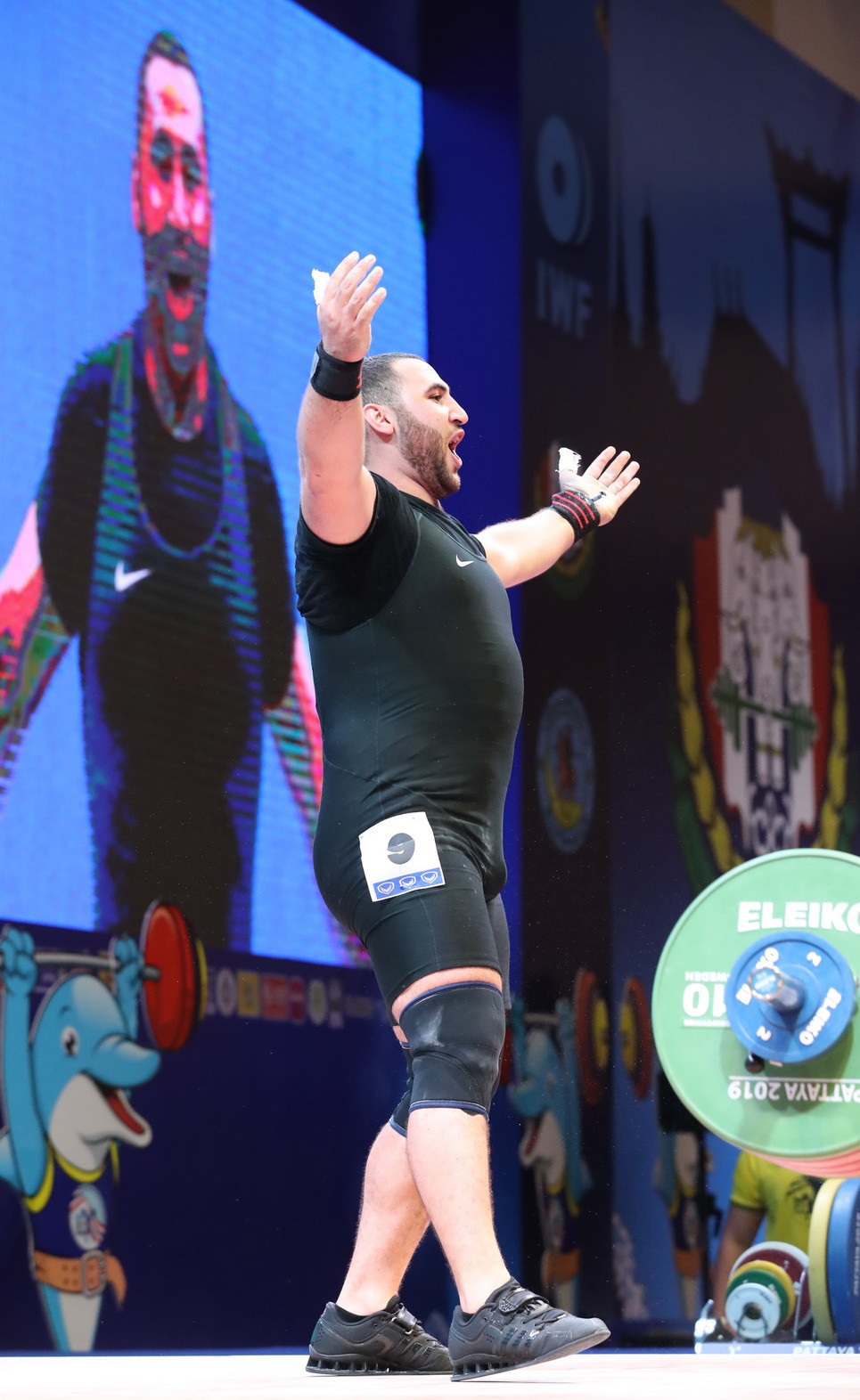 Martirosyan breaks snatch world record at IWF World Championships