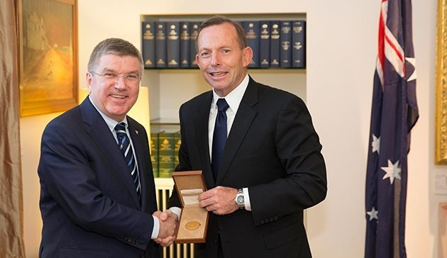 Thomas Bach met Australian Prime Minister Tony Abbott in Canberra, and encouraged an Australian bid for the 2028 Olympic Games ©IOC/Ian Jones