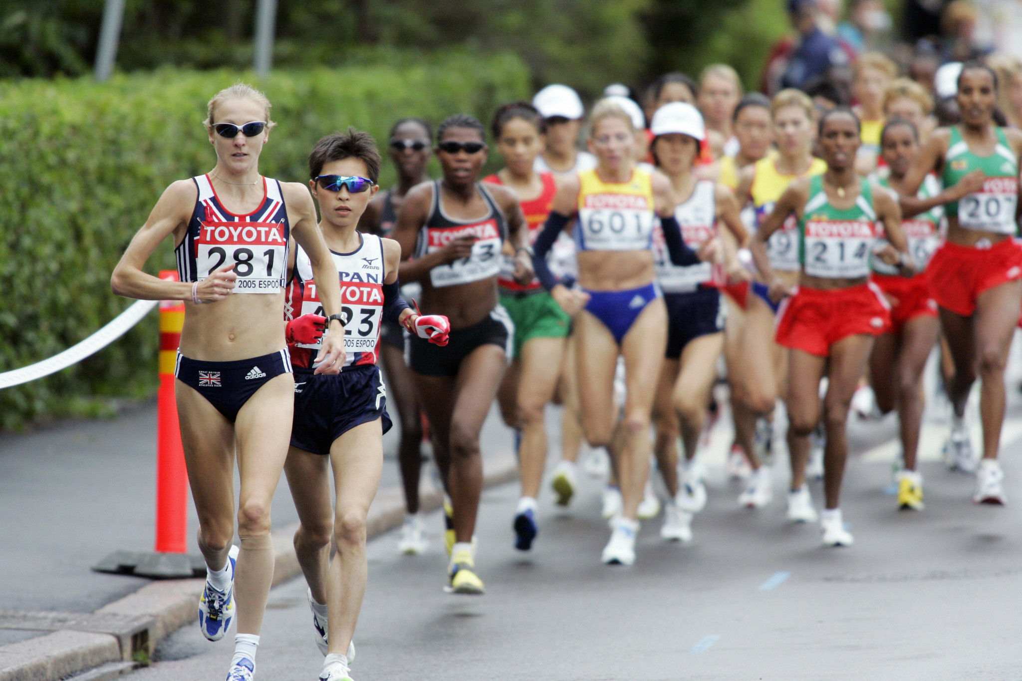 The IAAF World Championships women's marathon course record of 2:20:57 was set in 2005 by Britain's Paula Radcliffe in Helsinki when it was wet and cool in conditions ideal for running ©Getty Images