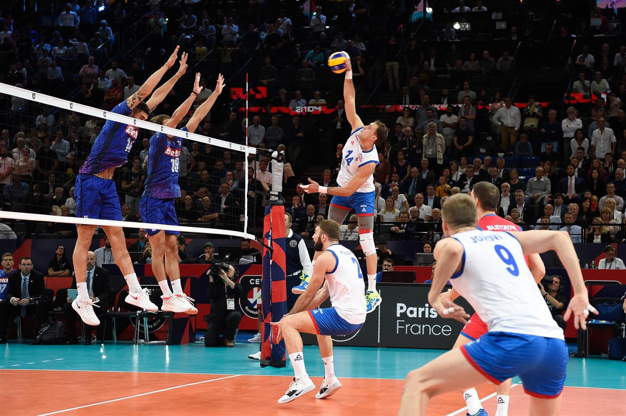 The Serbians won on a tie-break as they beat the French in front of their home crowd in Paris ©EuroVolley