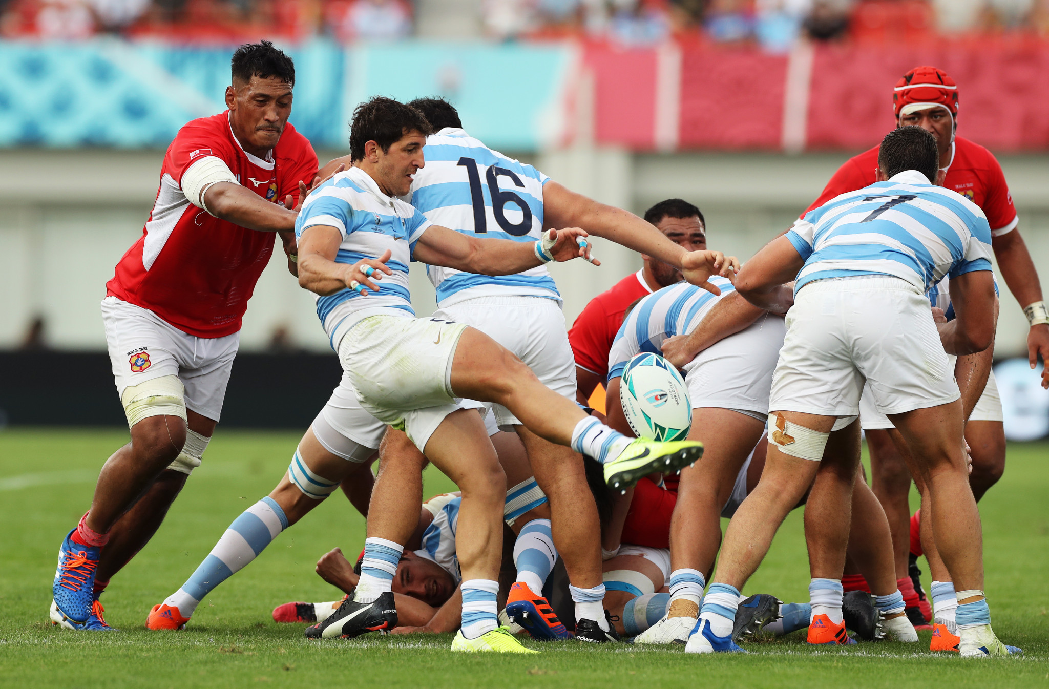 Argentina's forward pack allowed them to dominate Tonga ©Getty Images