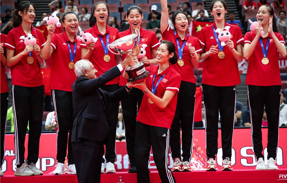 China lifted the FIVB World Cup trophy in Osaka with the perfect record of 11 wins from 11 matches ©FIVB
